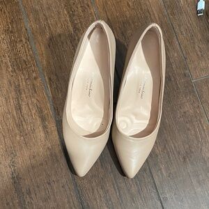 Classic Pointed-Toe Pumps in Nude Beige